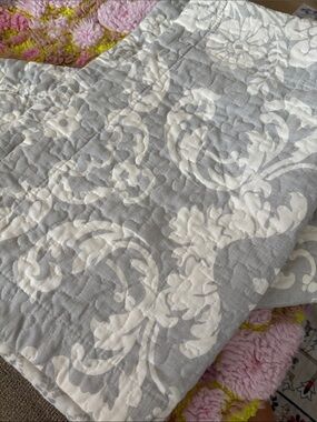 🍊 Laura Ashley Venetia gray white damask KING SHAMS
